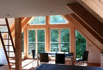 Exklusives Dachgeschoss Loft Bj 2022 has Balcony rooms