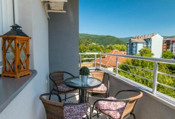 Apartman Agin Kutak has Balcony rooms