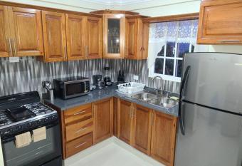 3 bedroom ocean view has Balcony rooms