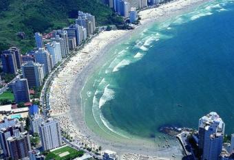 Aluguel Temporada Guaruj   - SP allows 18 year olds to book a room
