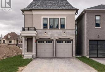 Entire Studio House, Full Kitchen, Bath, Free Parking allows 18 year olds to book a room