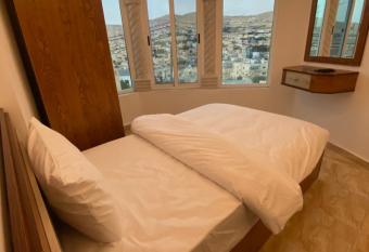 Petra Family Hotel has Balcony rooms