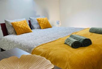 Apartament Raluca - self check-in allows 18 year olds to book a room