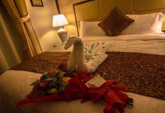 Rest Night Hotel Apartment has Balcony rooms