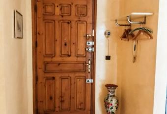 106M2 grosse, helle Wohnung, 2. Stock & Tiefgarage has Balcony rooms