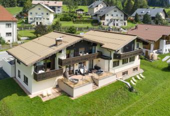 T3 Pension Wald am Arlberg allows 18 year olds to book a room