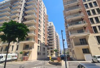 Moghioros Park Residence DUM3 allows 18 year olds to book a room