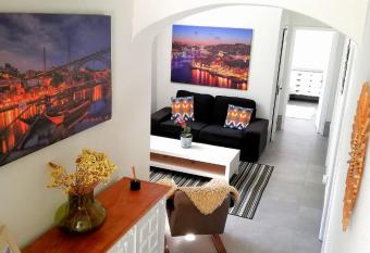 Douro Residence has Balcony rooms