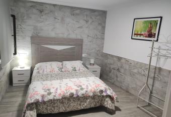 Apartamento Daniela 1 allows 18 year olds to book a room