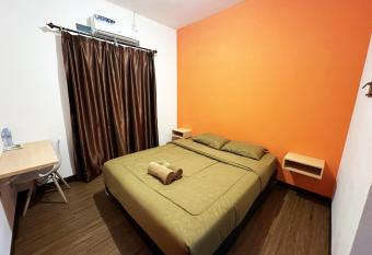 Casa Feby Guest House allows 18 year olds to book a room