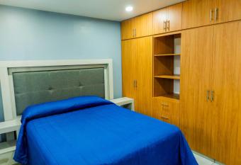 Habitaciones con ba  o privado en Puebla allows 18 year olds to book a room