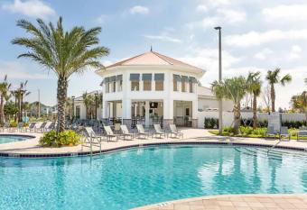 5br Townhouse Near Disney Pool has Balcony rooms