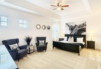 6BR Resort Home Pvt Pool BBQ has Balcony rooms