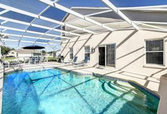 5BR Family Home Pool BBQ More has Balcony rooms