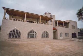 Karrain Villa-the apartment has Balcony rooms