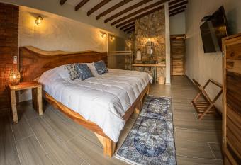 PETRA SANTA HOTEL BOUTIQUE has Balcony rooms