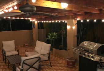 Beautiful Miami Home 13 Minutes Away From MIA allows 18 year olds to book a room