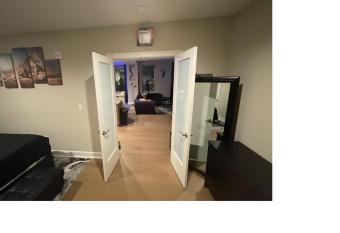 Downtown Luxury Apt- Long Term Stays Welcomed has Balcony rooms