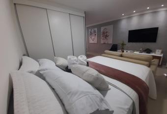 STUDIO GUARULHOS AEROPORTO has Balcony rooms