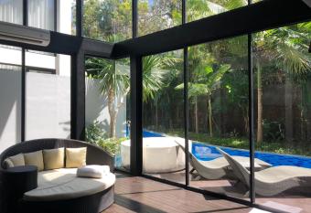 Anaya Villa allows 18 year olds to book a room