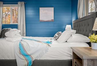 17 Creekside Retreat in Sedona with Hot Tub has Balcony rooms