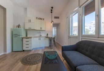 1B Patio beach house premium location w/2 balcony has Balcony rooms