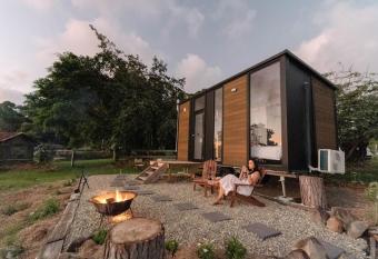 Rainforest Sunsets has Balcony rooms