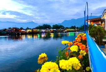 New Retreat has Balcony rooms