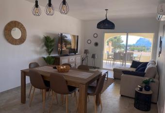 Appartement Stark Calpe allows 18 year olds to book a room