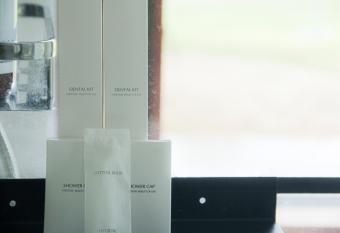 Nex Station Kanchanaburi has rooms with a private hot tub