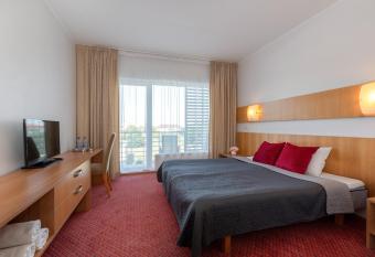 Raadim  isa Hotell has Balcony rooms