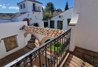 Canaan Boutique Hotel Ronda allows 18 year olds to book a room