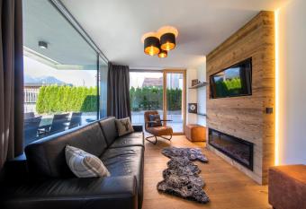 FamilienWohnung Wildspitze am Sonnenhang has Balcony rooms