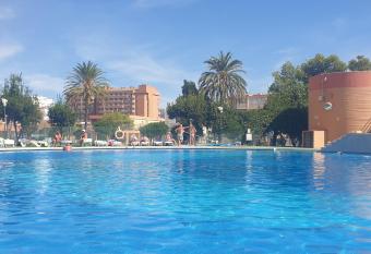 6ta Aire acondicionado 3 piscinas parking y wifi gratuitos 6ta has Balcony rooms