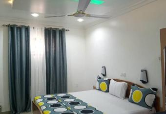 JohAnn Western Guesthouse allows 18 year olds to book a room