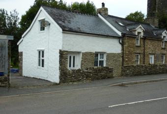 Rose Cottage allows 18 year olds to book a room