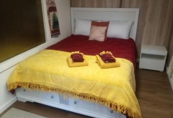 Outdoorsy Room allows 18 year olds to book a room