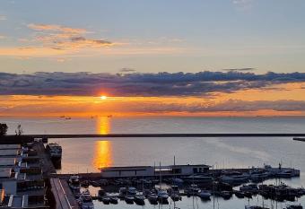 VacationClub     Sea Towers Apartament 73 has Balcony rooms