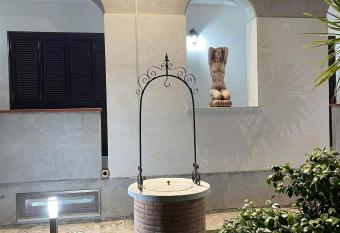 Villa Lidia & Attico degli artisti , TV SKY , Barbecue , parcheggio privato, giardino ad uso esclusivo has Balcony rooms