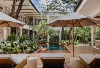 Sendero Hotel has Balcony rooms