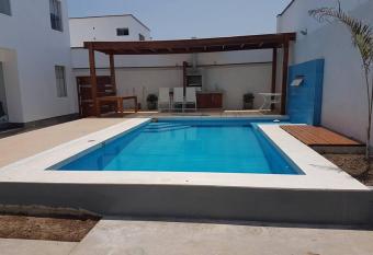 Pacifico refugio cerca al mar Pta. Negra Lima Per   has Balcony rooms