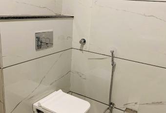 Hotel B Fine By Aceotel allows 18 year olds to book a room