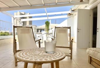 Rooftop Neve Tsedek has Balcony rooms