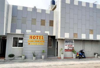 Sajana Grand Metro Hotel allows 18 year olds to book a room