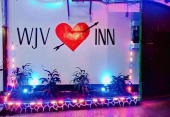 WJV INN BASAK MANDAUE BRANCH allows 18 year olds to book a room