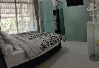 chez FAUSTINE has Balcony rooms