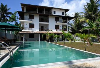 Beach Inns Holiday Resort - Celeste has Balcony rooms