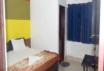 Ali Baba Guest House has Balcony rooms