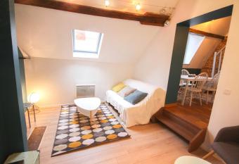 Old Town - Nice cozy and functional ap for 5pers allows 18 year olds to book a room