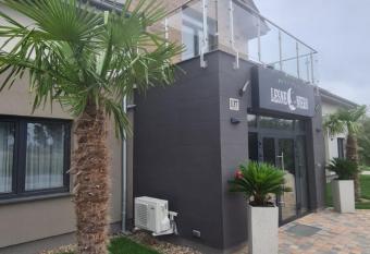 Le  ne Niebo has Balcony rooms